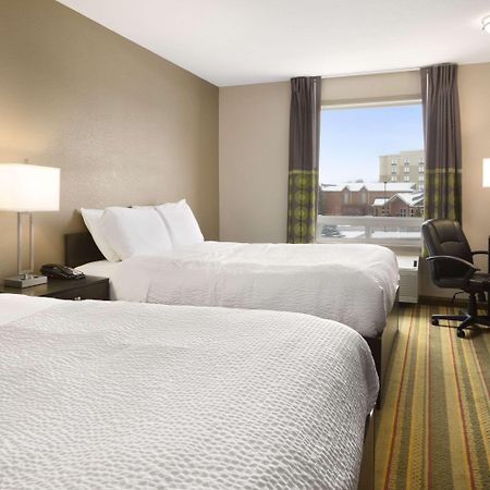 Days Inn By Wyndham Woodstock Esterno foto