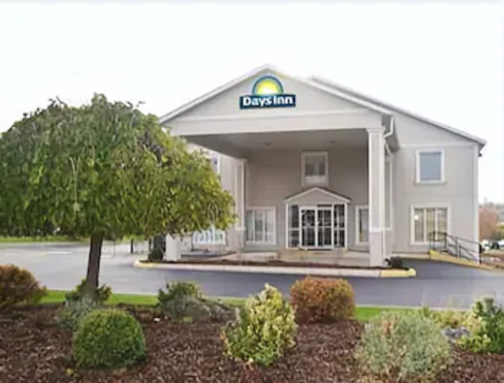 Days Inn By Wyndham Woodstock Esterno foto