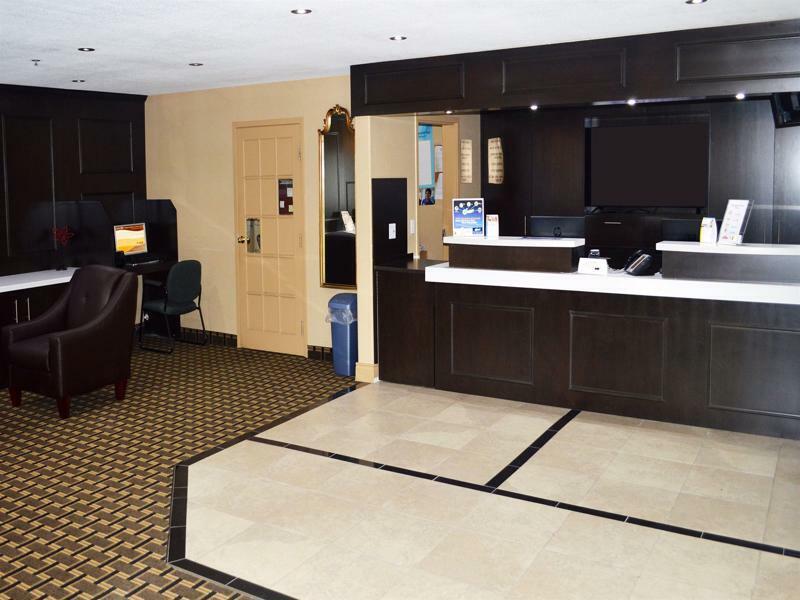 Days Inn By Wyndham Woodstock Esterno foto
